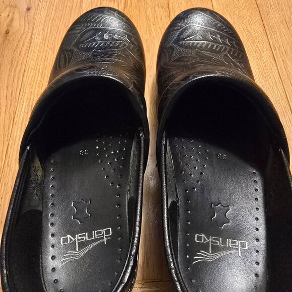 Black Dansko Professional Clogs – Size 7.5 - 8 (38) – Excellent Condition - Picture 3 of 5